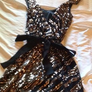 Black and gold sequin party dress!